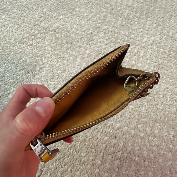 Mustard yellow coach wallet - Picture 4 of 4